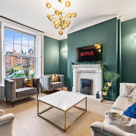 Deluxe 5 Bed In Central Whitby - Parking - Hot Tub ภายนอก รูปภาพ