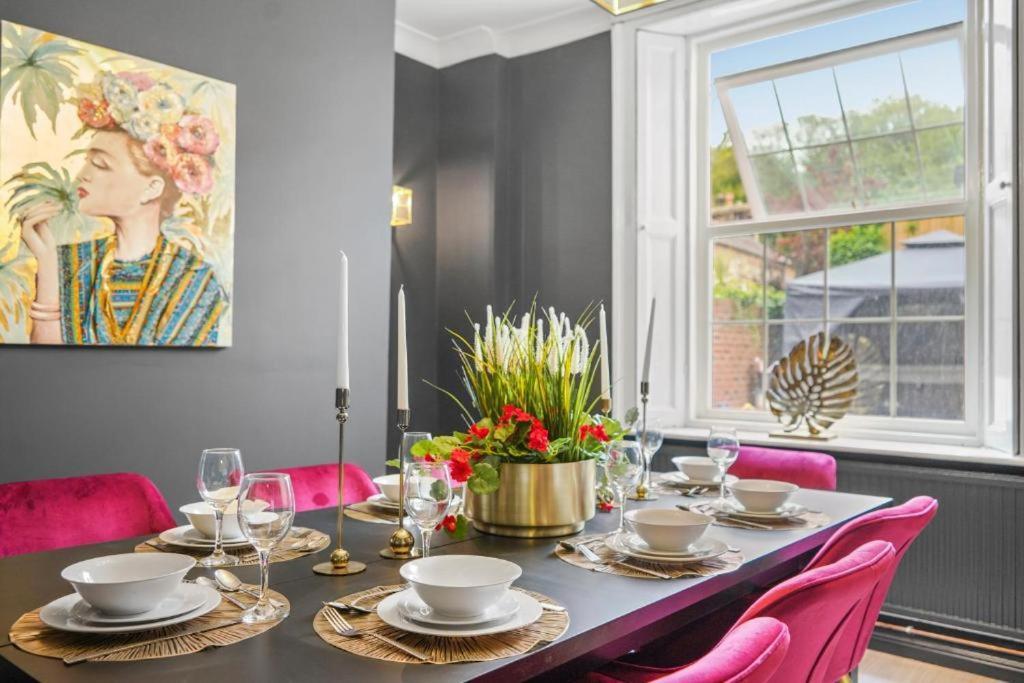 Deluxe 5 Bed In Central Whitby - Parking - Hot Tub ภายนอก รูปภาพ