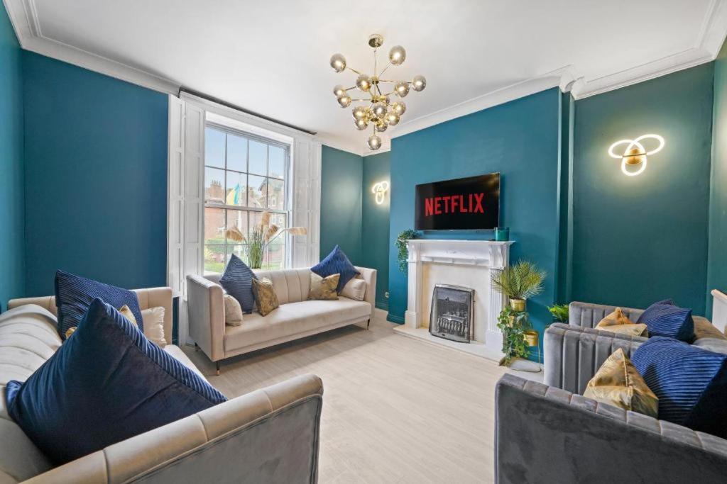 Deluxe 5 Bed In Central Whitby - Parking - Hot Tub ภายนอก รูปภาพ