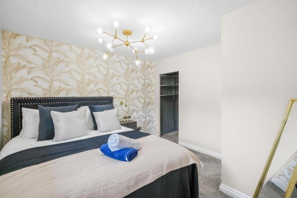 Deluxe 5 Bed In Central Whitby - Parking - Hot Tub ภายนอก รูปภาพ