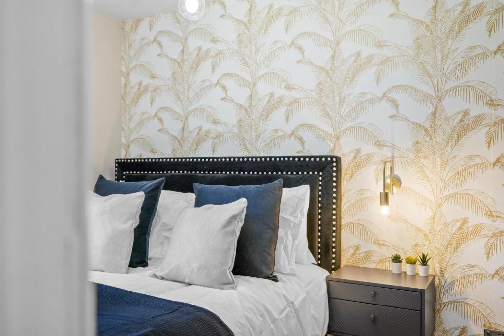 Deluxe 5 Bed In Central Whitby - Parking - Hot Tub ภายนอก รูปภาพ