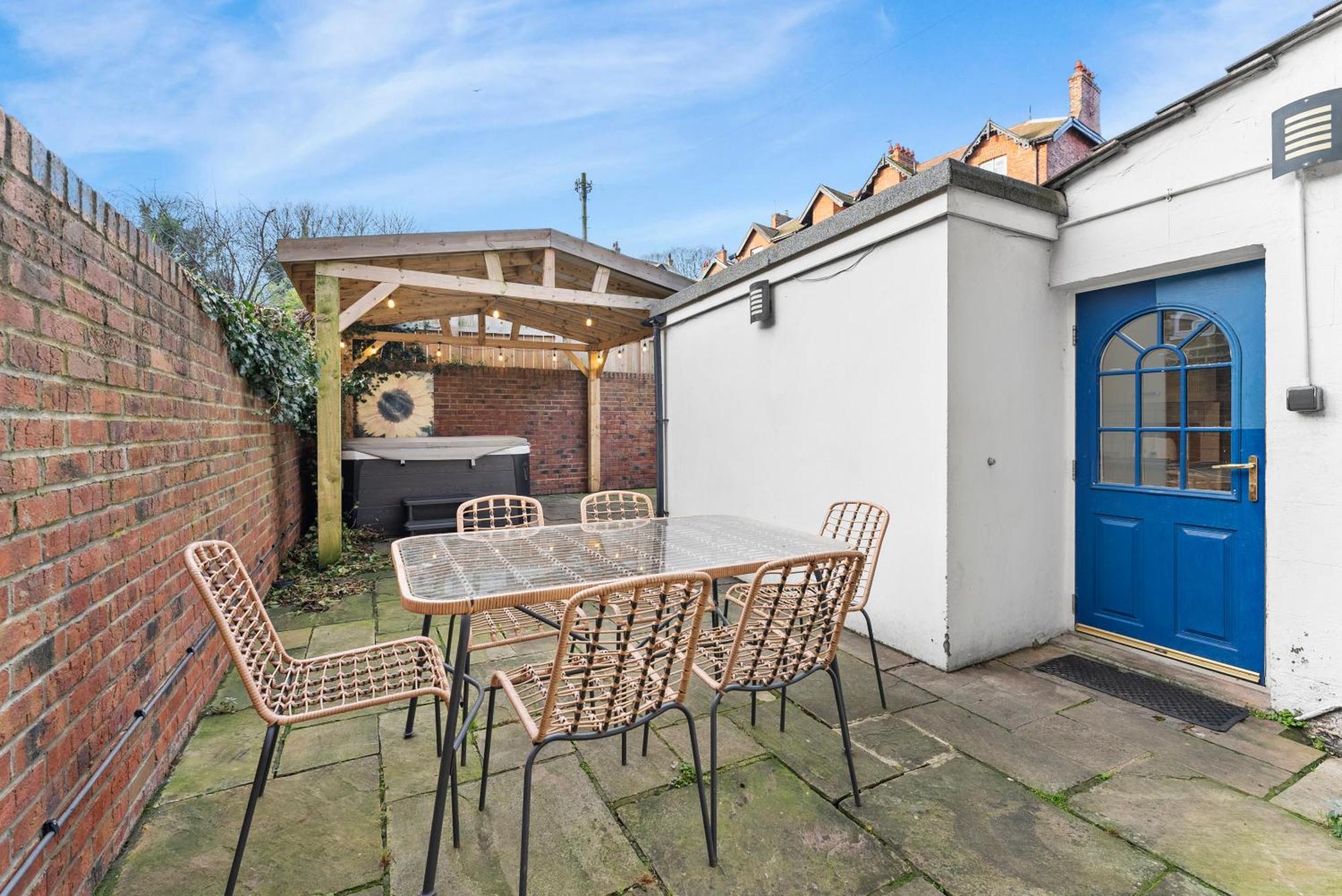 Deluxe 5 Bed In Central Whitby - Parking - Hot Tub ภายนอก รูปภาพ