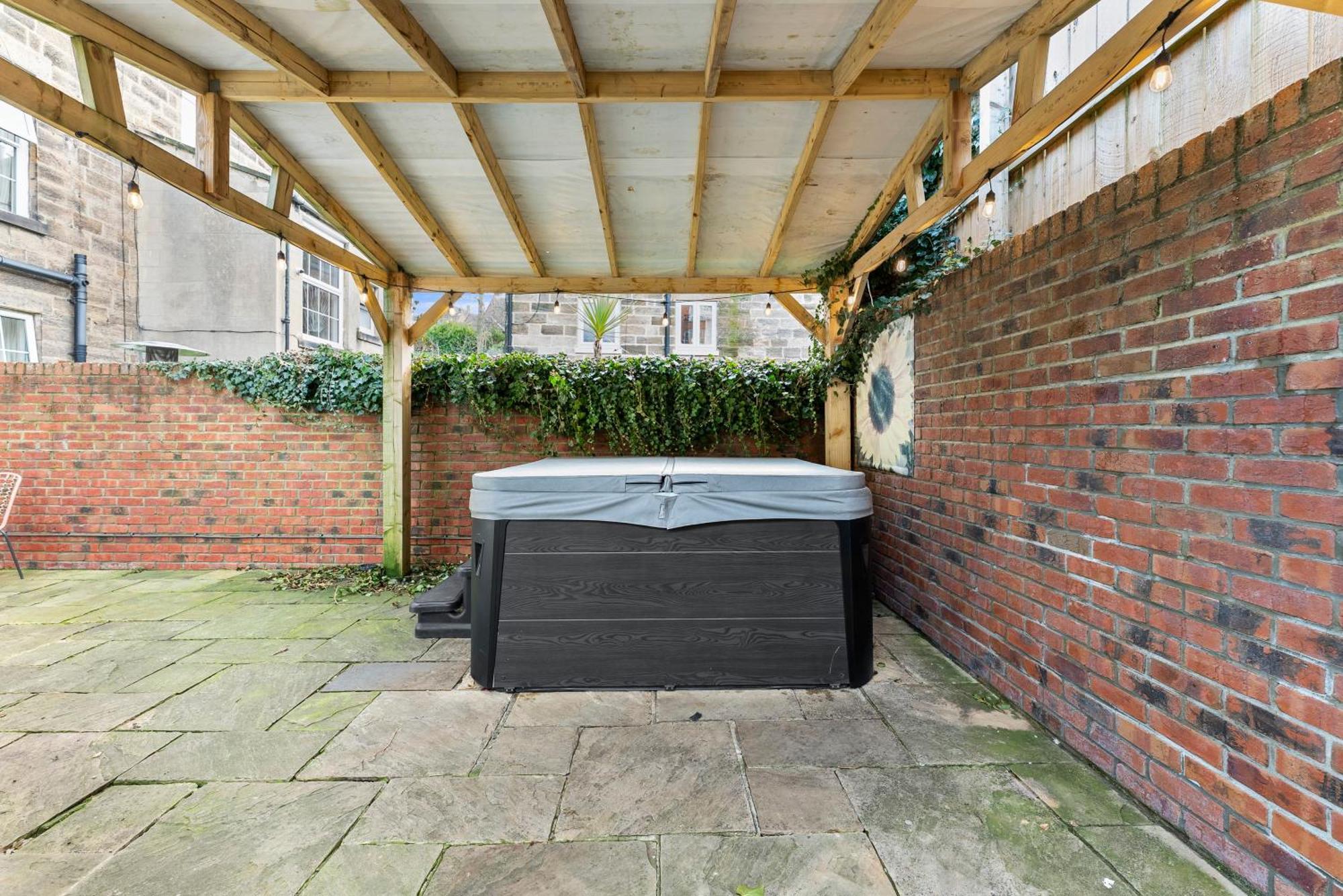 Deluxe 5 Bed In Central Whitby - Parking - Hot Tub ภายนอก รูปภาพ
