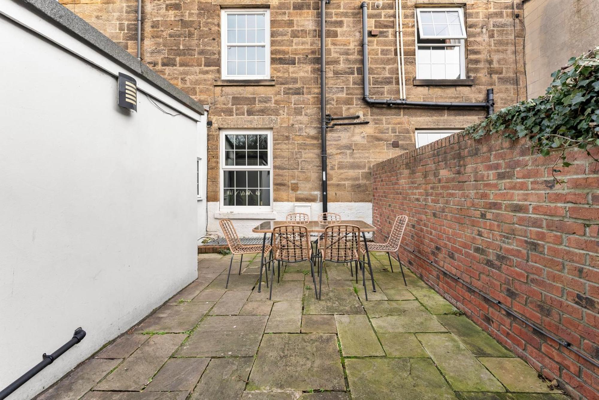 Deluxe 5 Bed In Central Whitby - Parking - Hot Tub ภายนอก รูปภาพ